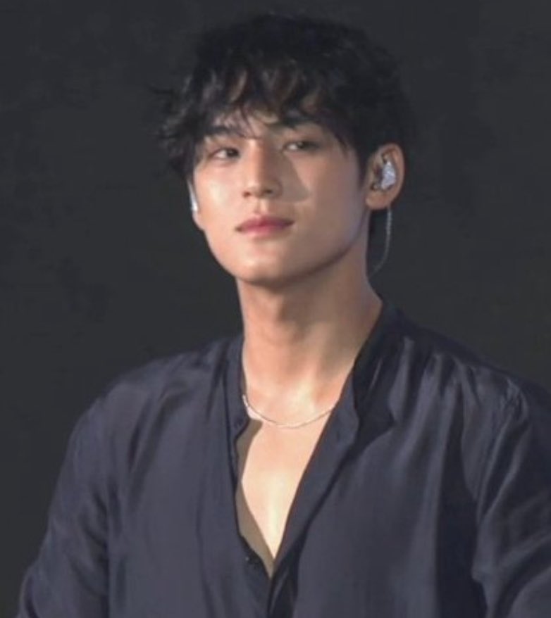 xueishaoo's tweet photo. KIM MINGYU TODAY W HIS HAIR DOWN !! HE’S SO HANDSOME OMG 🫠 https://t.co/OfACKiI5D4