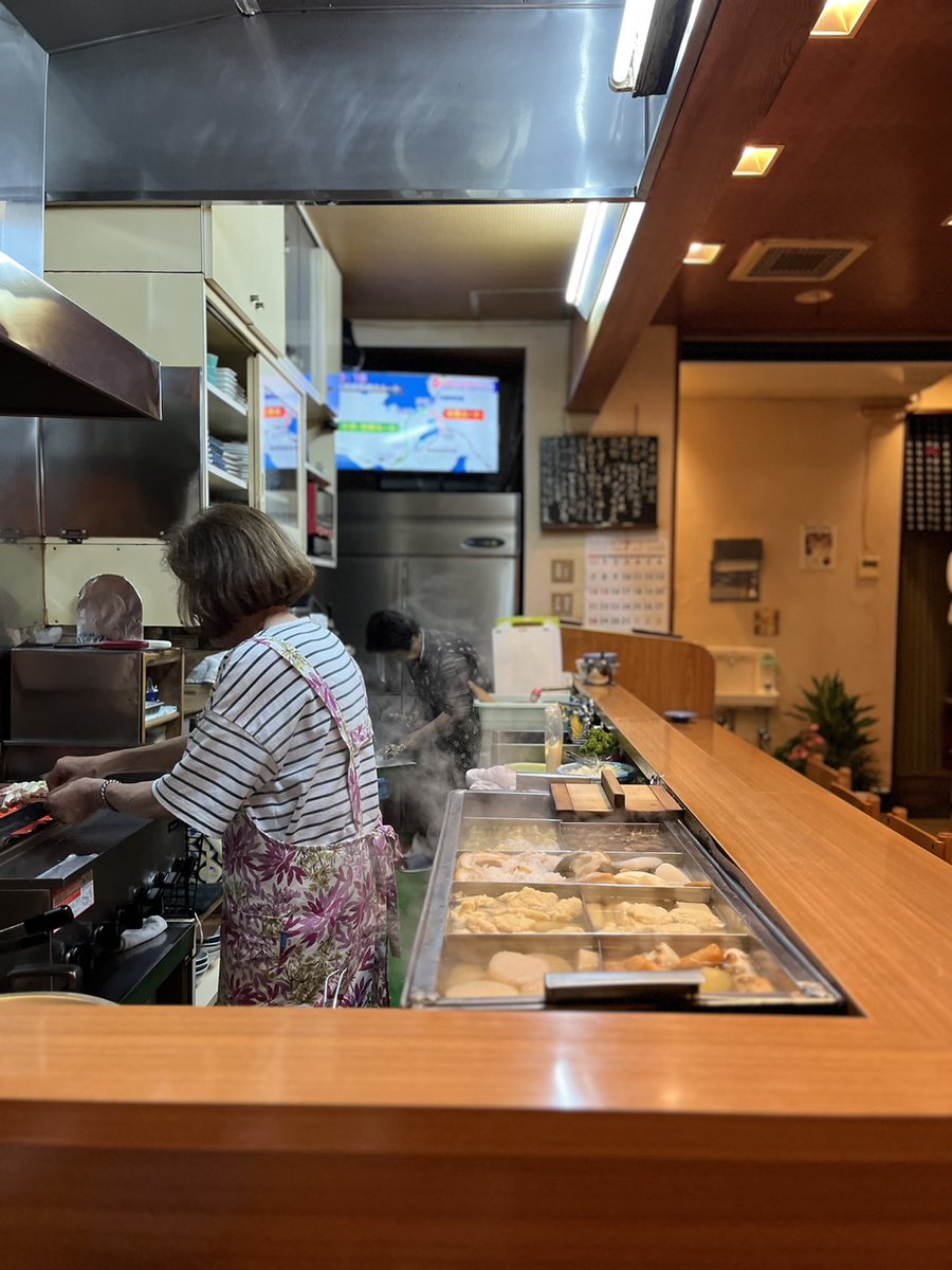 iseharaiku's tweet image. 風呂♨で復活❕
からの～
商店街グルメ❗
　
おでん、やきとり「まちこ」
　
元気なねーさん二人で切り盛り
新鮮な刺身もやきとりも
やさしいおでんも
全部うめぇ～🎵

#能登半島　#和倉温泉
#まちこ　#グルメ