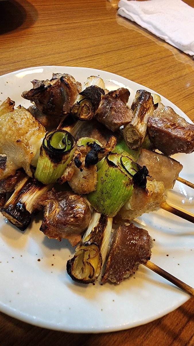 iseharaiku's tweet image. 風呂♨で復活❕
からの～
商店街グルメ❗
　
おでん、やきとり「まちこ」
　
元気なねーさん二人で切り盛り
新鮮な刺身もやきとりも
やさしいおでんも
全部うめぇ～🎵

#能登半島　#和倉温泉
#まちこ　#グルメ