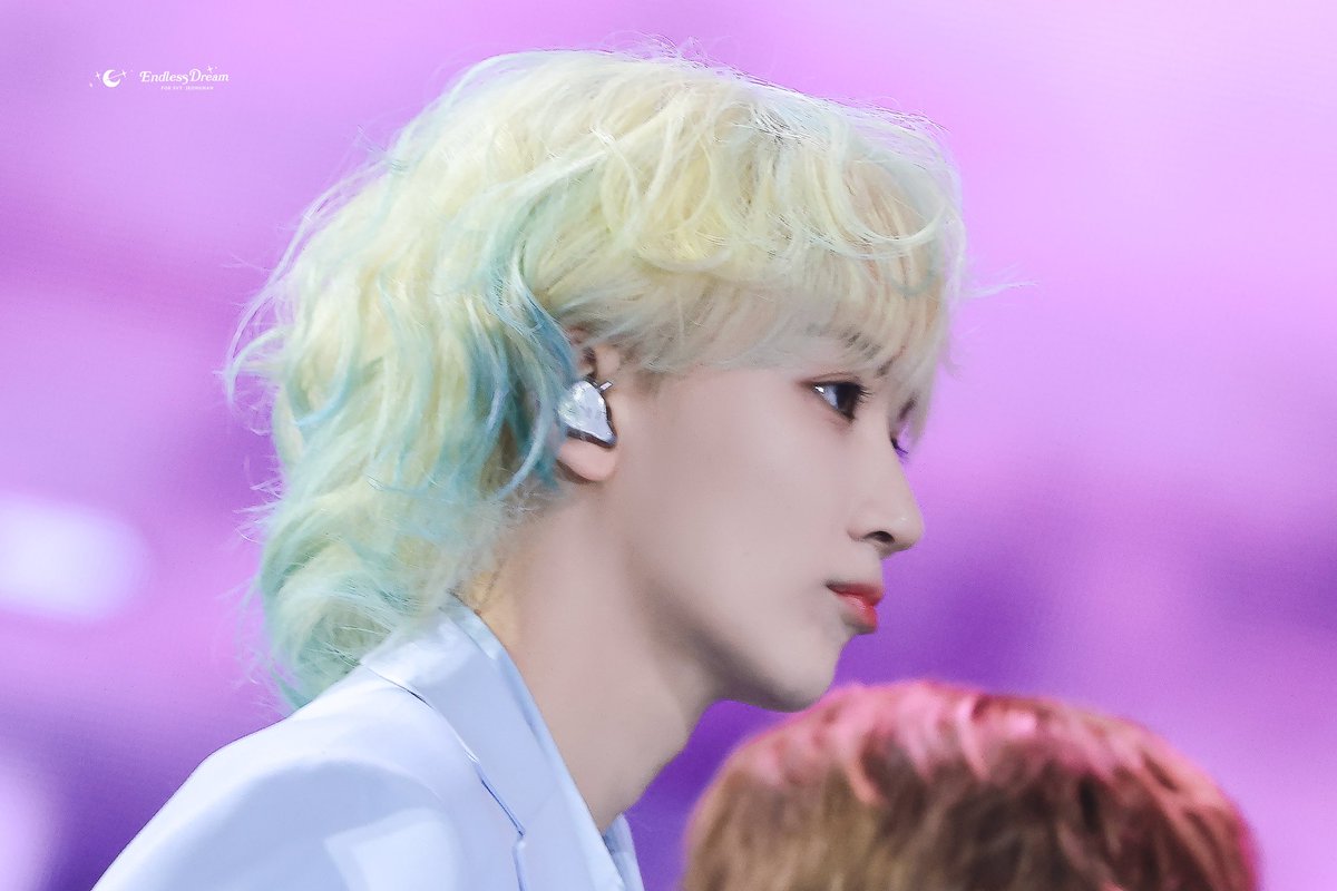 EndlessDream95's tweet photo. 240724 CARAT LAND HD

#정한 #윤정한 #JEONGHAN
#ジョンハン  
#세븐틴 #SEVENTEEN https://t.co/HApweCeZqp