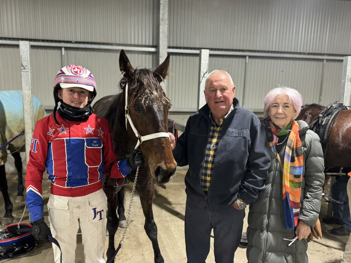 🥇The Josh Turnbull trained HAZZA IS WATCHING has taken out the KNICKERBOCKER HOTEL PACE for Jett Turnbull.

🥈| BRIDGE ON FIRE
🥉| LITTLE POPCORN

Congratulations 👏