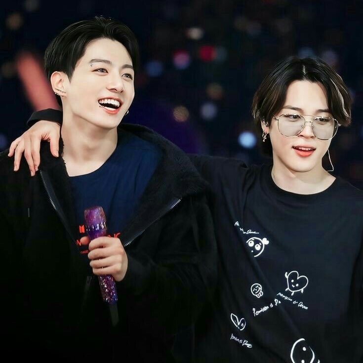 btschartsxdaily's tweet photo. 📊| #JUNGKOOK (3) and #JIMIN (2) are the ONLY Kpop Soloists to chart multiple songs at #1 on Spotify Global Charts!🌎

CONGRATULATIONS https://t.co/UFLzwUaysV
