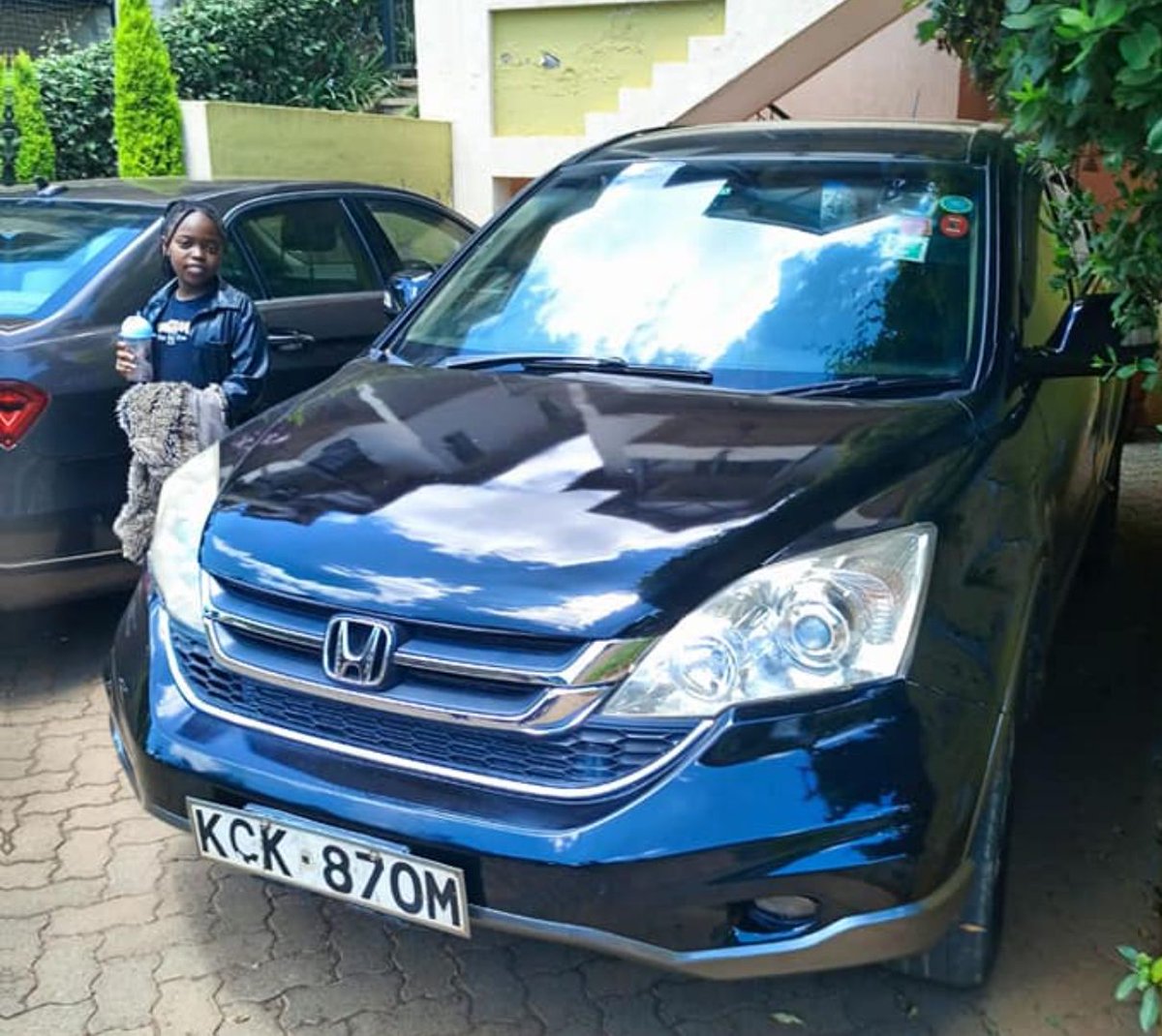 carhoot_app's tweet photo. This 2009  Honda- CRV  could be yours for just 1.15 million!

Call us on 0720 039 039 and we'll match you to the perfect car for your lifestyle and budget.
#CarhootApp #Cars https://t.co/jy41laguo9