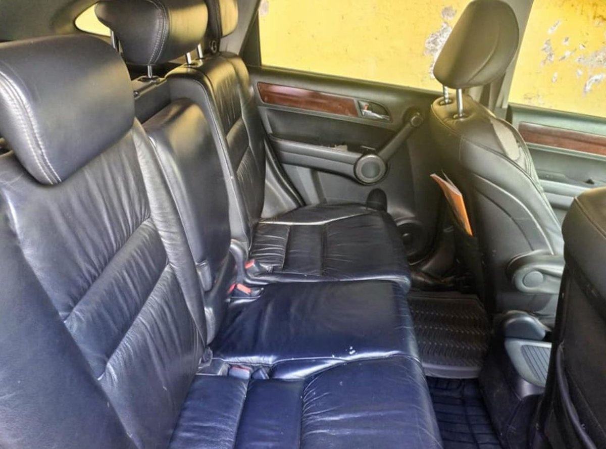 carhoot_app's tweet photo. This 2009  Honda- CRV  could be yours for just 1.15 million!

Call us on 0720 039 039 and we'll match you to the perfect car for your lifestyle and budget.
#CarhootApp #Cars https://t.co/jy41laguo9