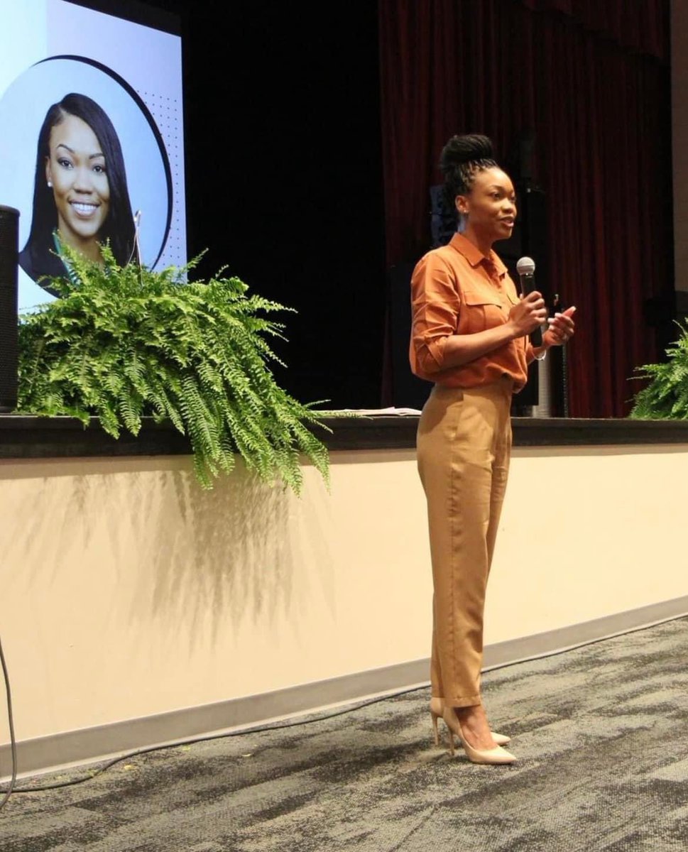 VAoftheArts's tweet image. NEW TEACHER ORIENTATION - Bibb County School District Teacher of the Year - Kimberly Hughes Barton welcomes new staff!  🐼♥️ WE ARE SO HAPPY YOU ARE HERE! Welcome to #PANDANATION #ArtsReallyTeach #WeAreVineville #YourStoryMatters @BibbSchools