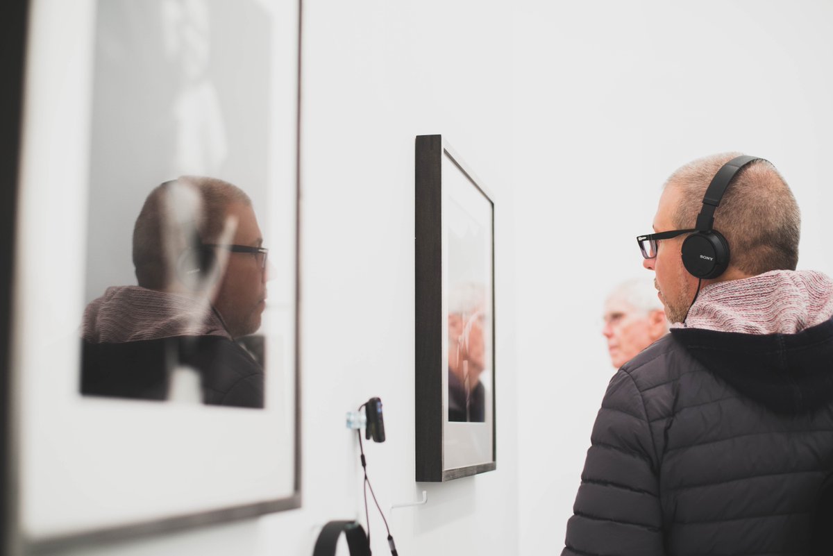 SLCouncils's tweet photo. Do you work in an #ArtGallery or #museum? Or are you an #artist? Check out our free guide designed to help you #MakeArtAccessible to #blind & #PartiallySighted (BPS) people for everyone to enjoy - created by BPS people with Zoom Arts & @RCT.
Access guide: https://t.co/ggoihvgWlc https://t.co/yBOWREg73b