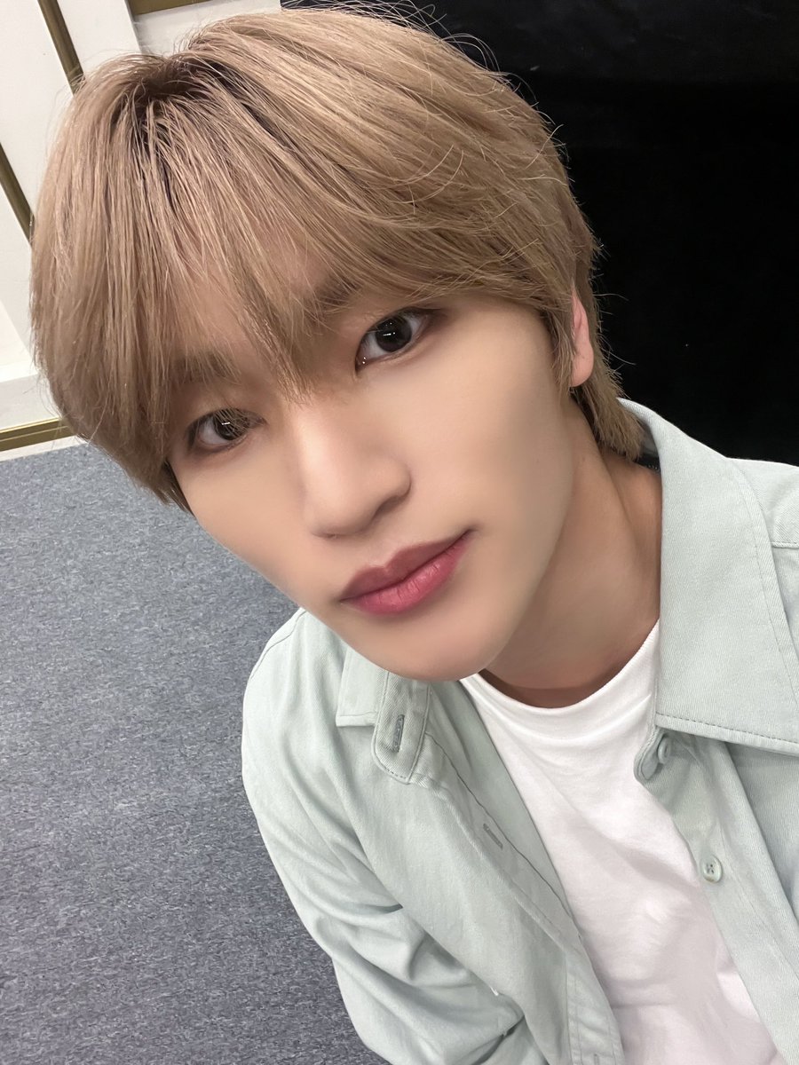 WUZO_BLITZERS's tweet photo. [📷][#For_BLEE]

#BLITZERS EP4 팬사인회 비하인드 포토 #3 공개📸

블리가 우울해서 블리처스 본다고 하면?
F – 같이 봐
T – 같이 봐

#블리처스
#SUPERPOWER #슈퍼파워 https://t.co/AtHVOTigHN