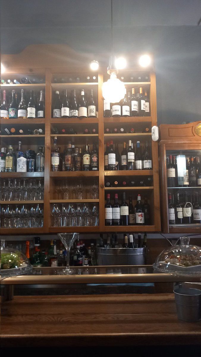 PepGranellTrave's tweet photo. Tenía que visitar y probar este sitio sí o sí
Flipando con lo q me acaba de preparar este fenómeno
#Vermouth #drinks #vacaciones #Miercoles #cascoviejo #Bilbao #gastrolovers #gastronomía #paisvasco #Foodie #pintxos #basaras https://t.co/2GQQcsOoBF
