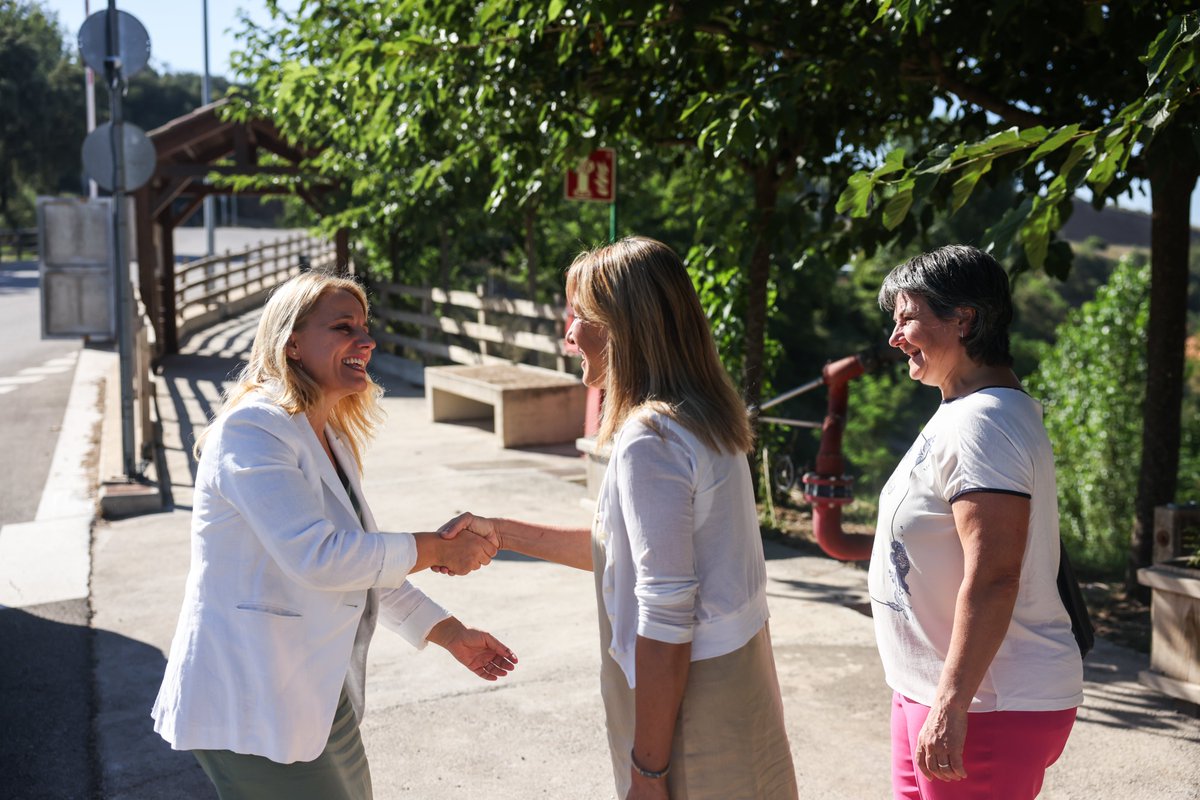 La consellera <a href="/nataliamasguix/">Natàlia Mas Guix</a>, amb la #delegada <a href="/montsebarniol/">MontseBarniol</a>, el secretari <a href="/miquelpuigrapos/">miquel puig</a> i directius d'<a href="/icfcat/">ICF</a>, ha visitat les instal·lacions de <a href="/Grup_Boix/">Grup Boix</a>, a Puig-reig. L'empresa transforma els troncs en fusta serrada, estella, escorça i serradures.

fotos: <a href="/economiacat/">Economia i Finances</a>