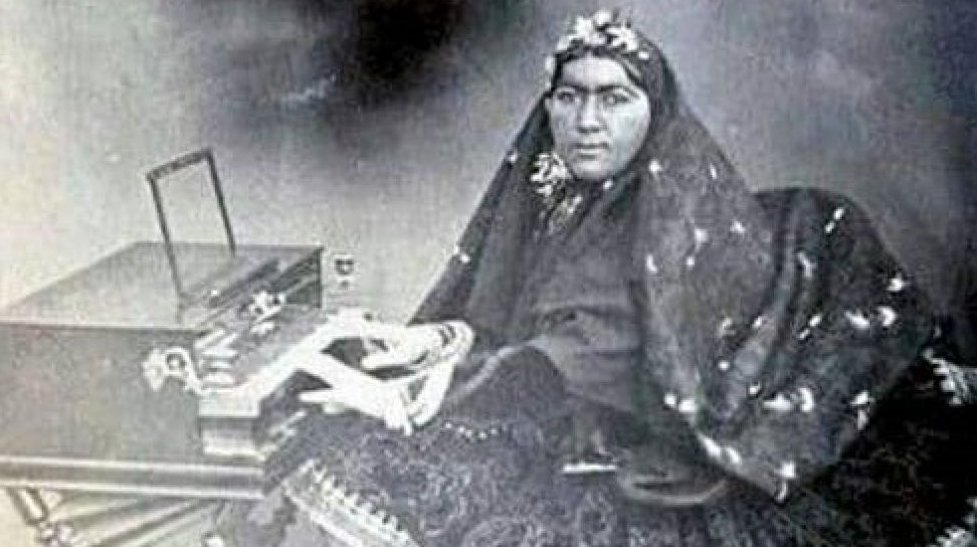 Farsicity_LMS's tweet photo. Discover the fascinating journey of how the piano was introduced to Iran! 

Explore the evolution of the Iranian piano, which is a harmonious blend of Western and Iranian musical traditions at:

https://t.co/UsI7nXbFvY 

 #musichistory #iranianculture #piano #culturalheritage https://t.co/VvzbNSzps9
