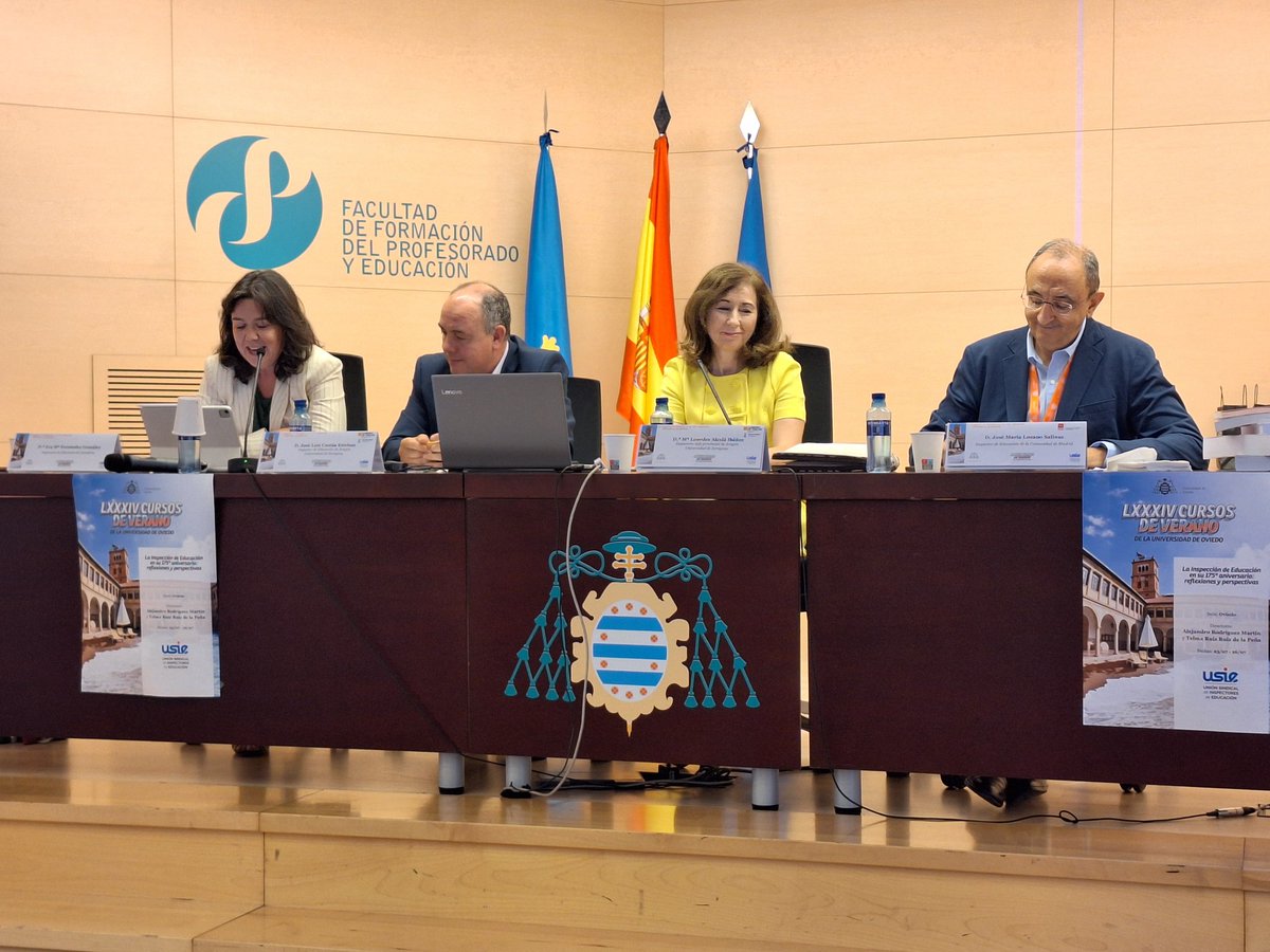 Ponencia del #Cursodeverano #Inspeccioneducativa Aportaciones de la inspección educativa a la educacion española, panel de expertos moderado por Eva Fernández.  Intervienen José Luis Castán, <a href="/louralcala/">Mª Lourdes Alcalá</a> y <a href="/josemlozano/">José Mª Lozano</a>, doctores, inspectores e investigadores sobre la inspección