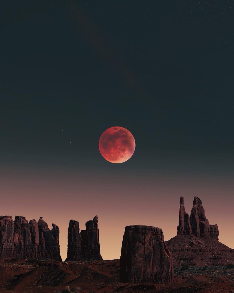 earthcurated's tweet photo. Blood moon over Arizona, USA | Photo by Richard Felix https://t.co/FD1ss8J8yF