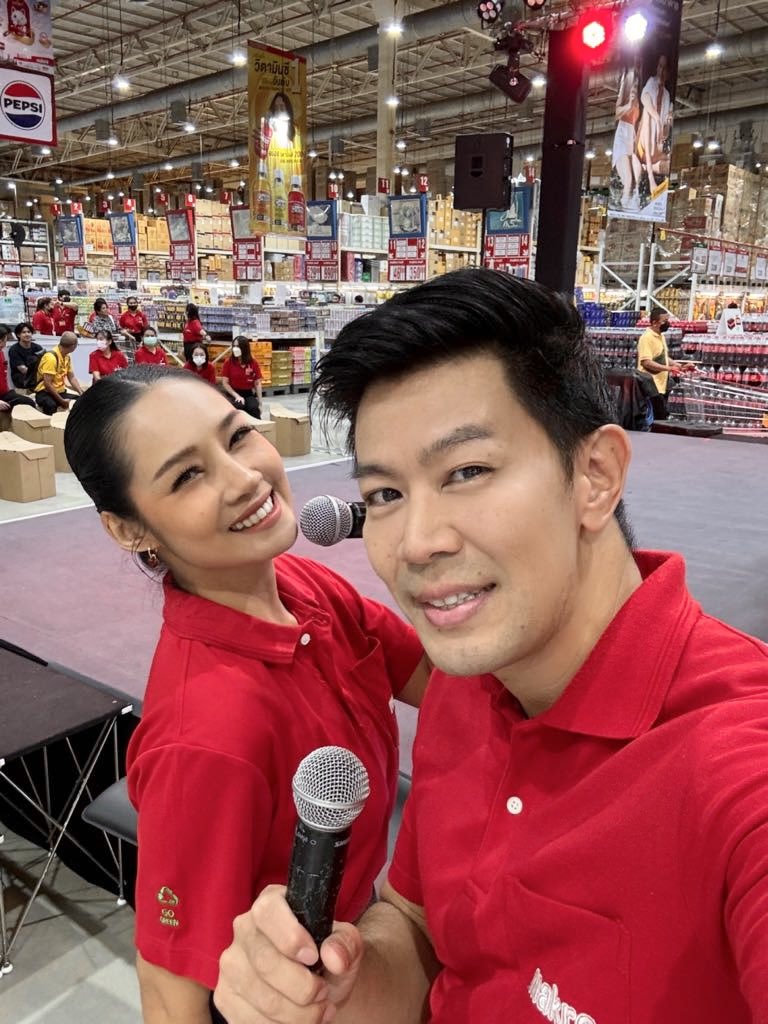 พิธีกรพร้อม แม็คโครโชห่วยออนทัวร์ พิษณุโลก