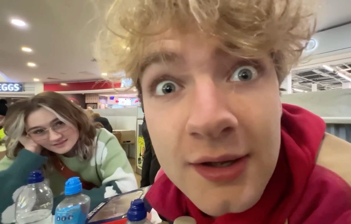 tommy and bekyamon (this is such a silly pic) 
-💫