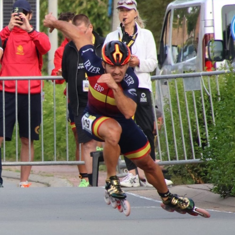💥 Campeón de Europa y... ¡récord del mundo!

Chevi Guzmán se corona como velocista más rápido de la historia: 100m en 9,575'', superando la plusmarca del también español Ioseba Fernández.

Suma tres 🥇 y una 🥈 en el Campeonato de Europa de patinaje de velocidad de Ostende.