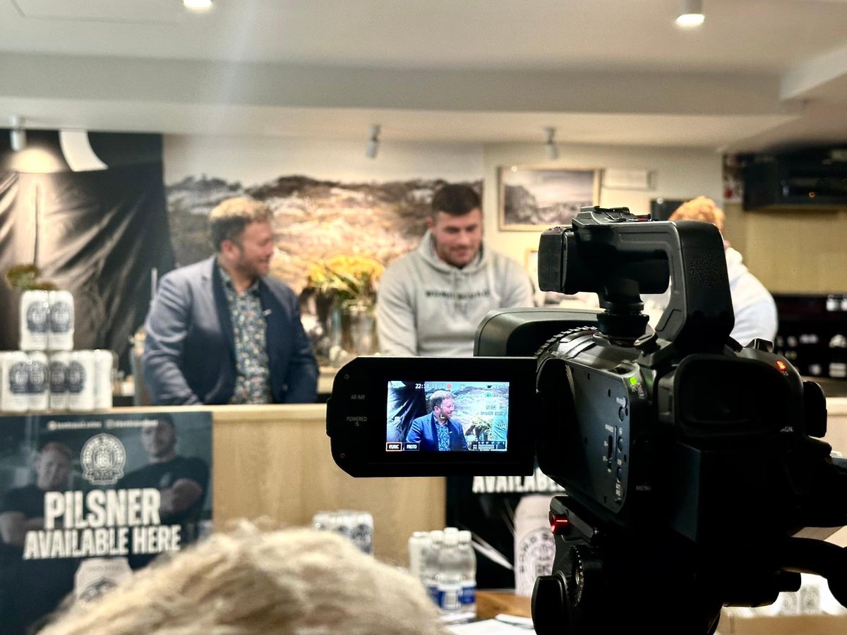 Laura's World tweet media