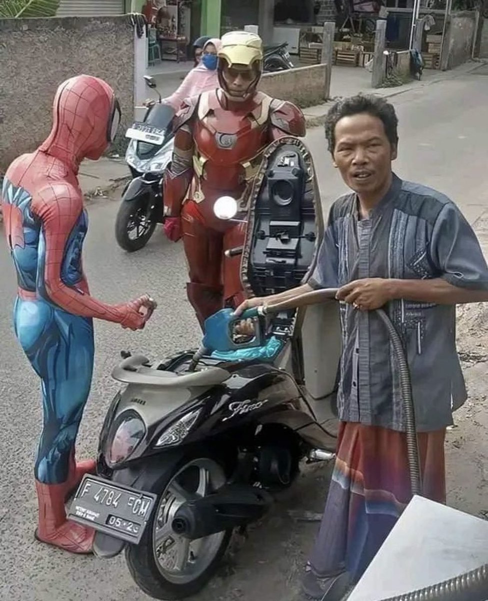 insaneposes tweet picture