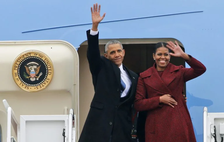ericmetaxas's tweet photo. I do NOT believe Barack Obama -- the actual leader of the Democratic Party and who has pointedly NOT endorsed Kamala Harris -- is okay w/her public coronation. Be assured he is RIGHT NOW maneuvering behind the scenes to put Michelle Obama forward at the right time. STAY TUNED! https://t.co/PJJSbogBAm