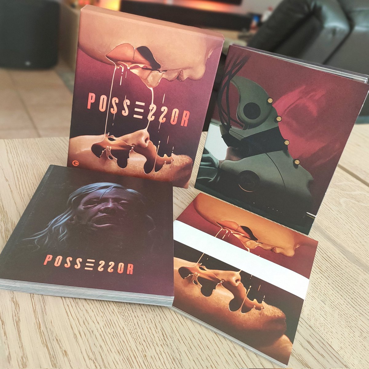 leloupceleste's tweet photo. 📬 L'heure du colis 🇬🇧 : #Possessor (2020) en édition limitée #4KUltraHD 📀.
Perdre le contrôle.
#BrandonCronenberg @SecondSightFilm
#WeLovePhysicalMedia https://t.co/qtMH419Gcz