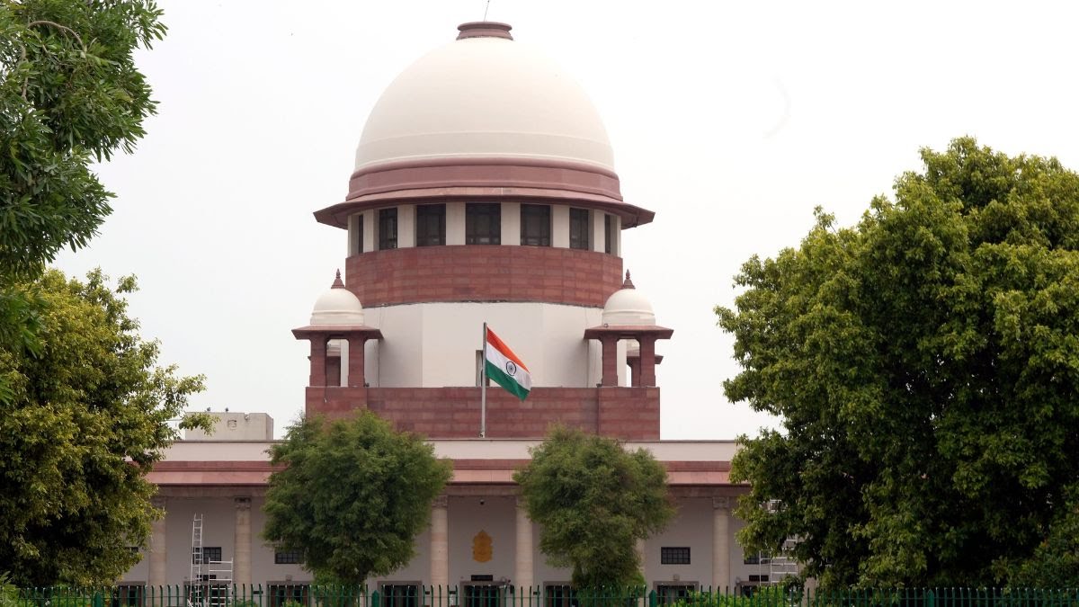 NewsAlgebraIND's tweet photo. SUPREME COURT : "Encroachers of Haldwani are also Human Beings"

Supreme Court directs the Center, Uttarakhand government and Railways to come up with a rehabilitation policy.

SC BENCH to RAILWAYS : Why you filed PIL? You are dealing with human beings

SC : "These people have been living there for decades. If you want to have this strip of land, first tell us how you will rehabilitate"