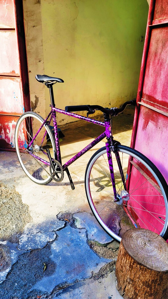 tsunami82269's tweet photo. 👿💜Daily Build:  TSUNAMI snm4130 Purple Flame， Purple ink

fixed gear bike, single speed bike, tracklocross, pist bike, track bike, fixie bike , 海啸 速那米 固齿 单速 竟轮 intro7轮组 死飞、固齿、竞轮、单速车、整车、车架、场地、轮组、Cinelli、 全速力、Dosnoventa、Bianchi、INTRO https://t.co/oINPmeWNvf
