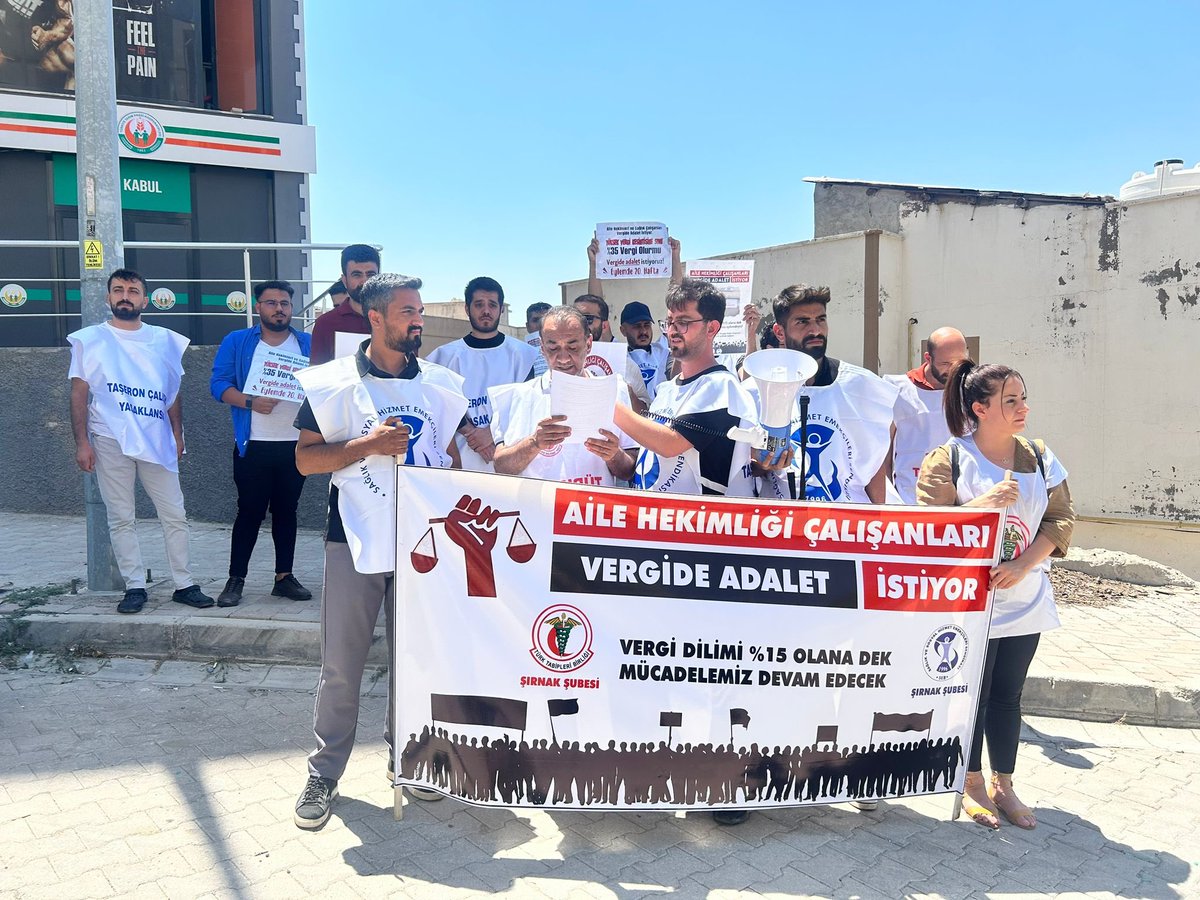 sessirnak's tweet photo. “Vergide Adalet” şiarıyla  Şırnak Tabip Odası ile birlikte  SESlendik!

Adaletsiz vergi kesintilerine karşı taleplerimiz karşılanana kadar eylemlerimize devam edeceğiz.! @sesgenelmerkezi https://t.co/Cy2DKuxkhP