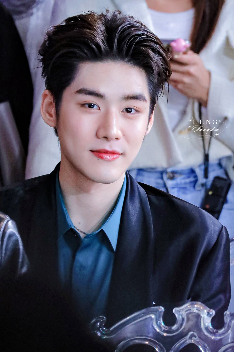 LengTNPOfficial's tweet photo. สำหรับวันนี้ขอบคุณทาง @WatsonsThailand ที่เชิญ เล้ง ธนพล มาร่วมงาน #Watsons28thanniversary

และขอบคุณคนนี้ด้วย @Lengso_ ที่มาทำให้พี่จ๋าวกระชุ่มกระชวยหัวใจ วันนี้เก่งมากๆ🩵🫶🏻

ขอบคุณพี่จ๋าวทุกคนและทีมหน้าจอด้วยน้า
เดินทางกลับบ้านปลอดภัยน้าคับ 🩵✨

 Watsons x Leng 
#LengThanaphon https://t.co/wmtE4LszMI