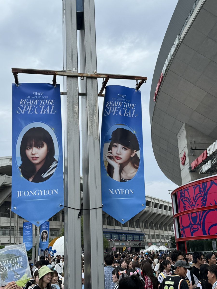 mmmaaa0330's tweet photo. 5月から4回ライブ行ってるけど、次10月まで無いと思うと泣けてくる🥲 https://t.co/w8RlhFunzg
