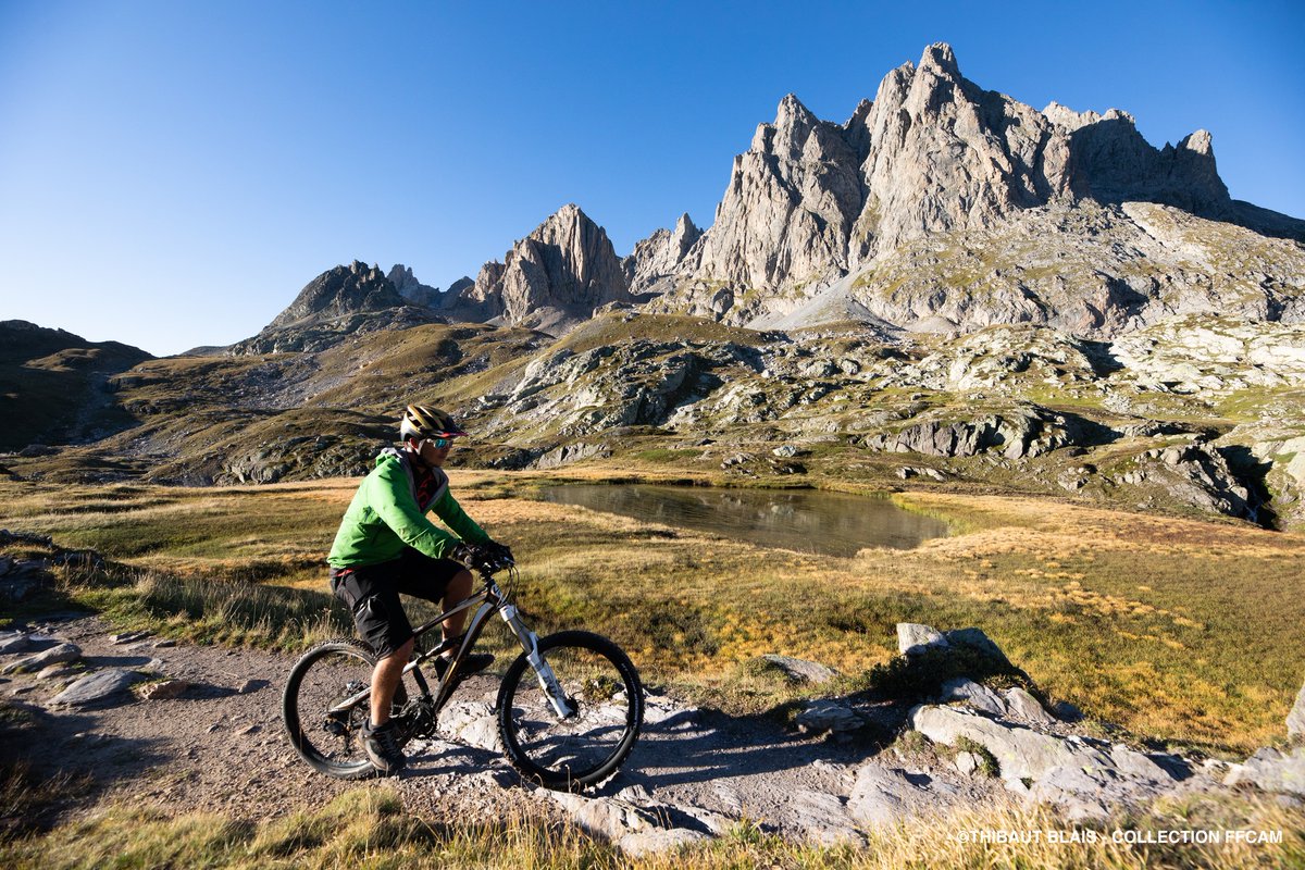 ffcam_fr's tweet image. Il est temps de reprendre votre licence FFCAM !
Jusqu’au 31 août, toute personne prenant la licence #FFCAM bénéficie d’une remise de plus de 20% dans tous les clubs participants à l’opération "Tarifs réduits" 👉 urlr.me/SLkTr