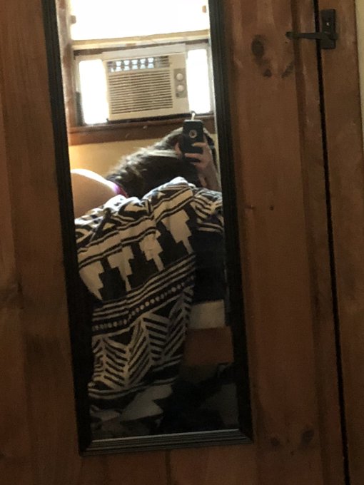 What would you do if you had me in this position 😈 https://t.co/Jmk7XhFm7Z