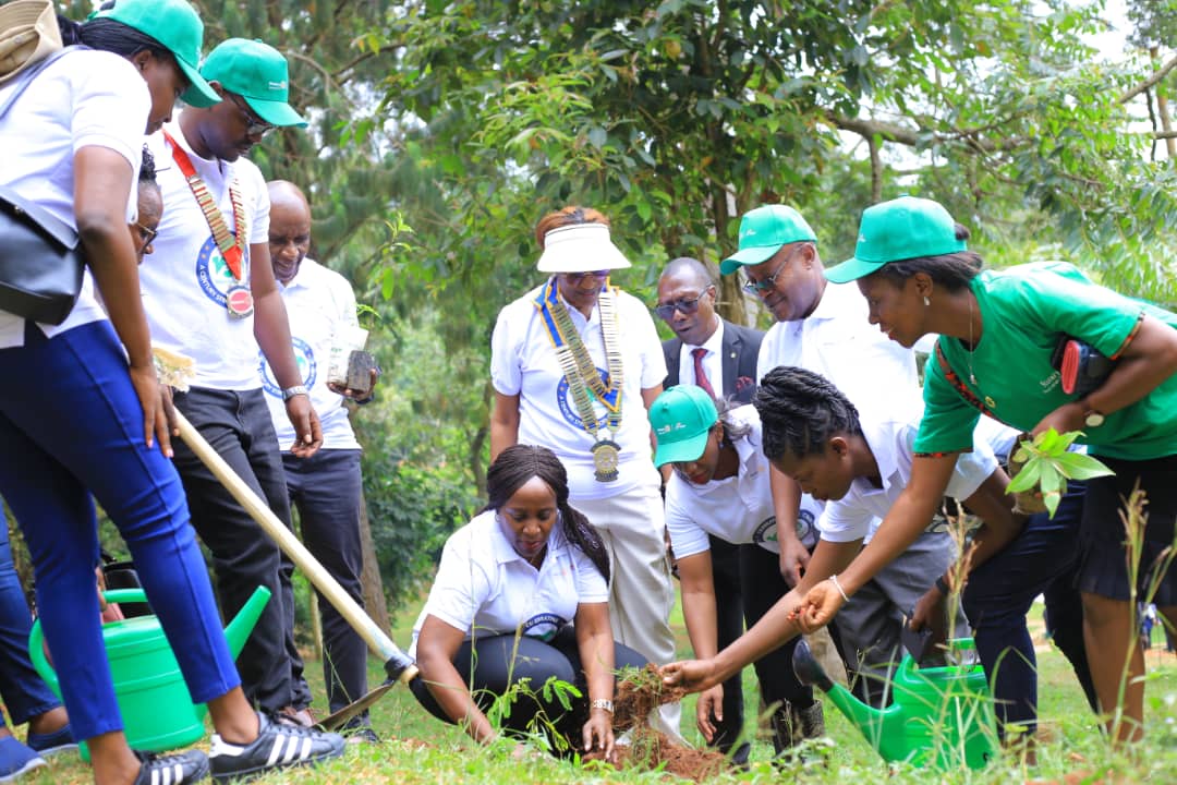 jjkariisa's tweet photo. True story @taasaobutonde, together with @JosephMasembe1 @RotaryKibuli, we are not only planting the trees, we name #nameyourtree and determined to grow them, Insha'Allah 🙏@Rotary @DGKenMugisha @100ThDISCON tuja tuja... https://t.co/NrXLHZIWaV