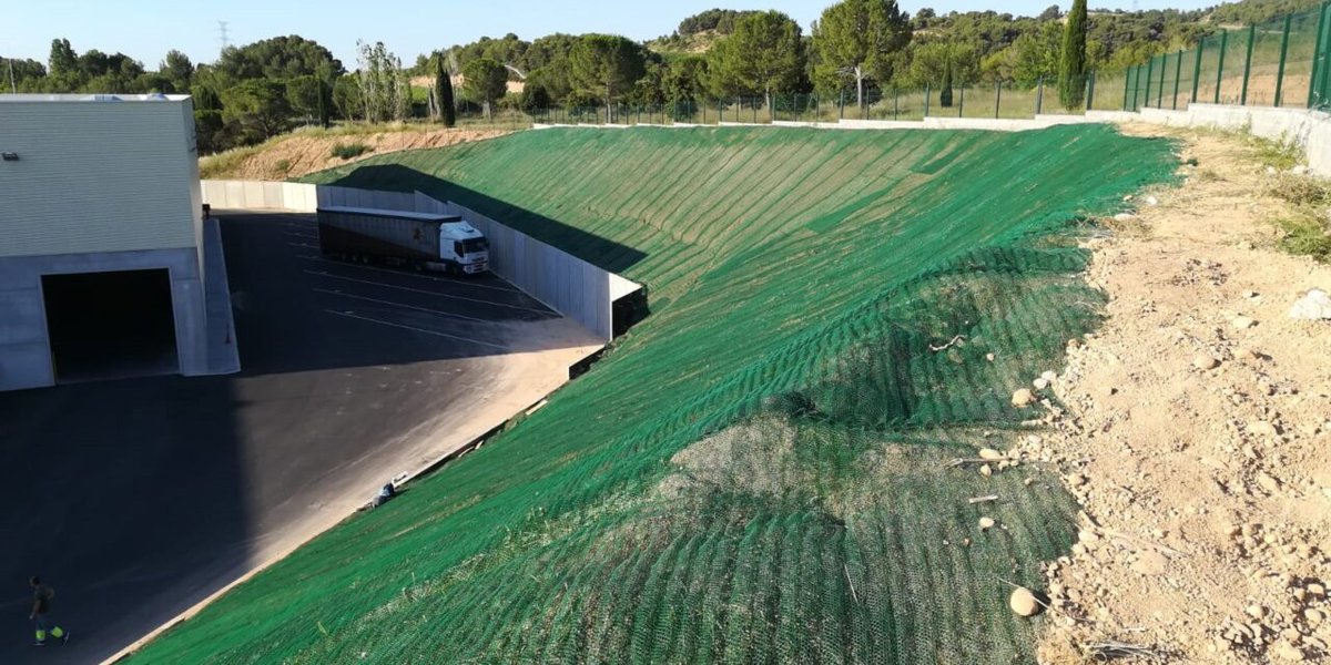 Tecnología Hortícola (@tecno_horticola) on Twitter photo 🆕Protección y estabilización de #suelos a medio y largo plazo 😉⛰️🌱
✅La geomalla 3D o volumétrica #Trinter®🪢 de <a href="/ProjarInt/">Projar International</a> permite confinar #sustratos y actúa como armadura del complejo suelo-planta
🔗👉fs1h.short.gy/AL1sNX 🆕Protección y estabilización de #suelos a medio y largo plazo 😉⛰️🌱
✅La geomalla 3D o volumétrica #Trinter®🪢 de <a href="/ProjarInt/">Projar International</a> permite confinar #sustratos y actúa como armadura del complejo suelo-planta
🔗👉fs1h.short.gy/AL1sNX
