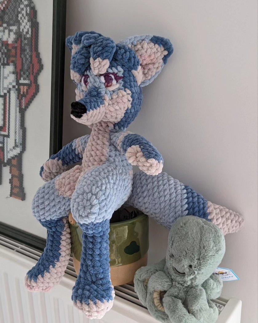 Spinellefennec's tweet photo. Peluche  au crochet d'érable  la fursona  d'@nyaamiou merci  de m'avoir  permis  de la faire X). 

La référence  lui appartient  merci de ne  pas  la reprendre.  

#fursonaplush #fursona #fursonacrochet #crochetplush #crochetpersonalized https://t.co/bH3x9qdg1C