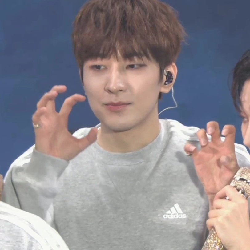 wwlake's tweet photo. 아 미치겟다 전원우 진짜 고양이 ㅋㅋㅋㅋㅋㅋ https://t.co/y8FQd4iinQ