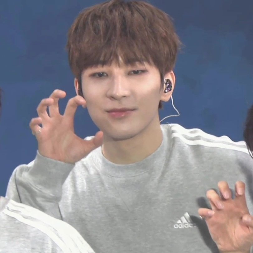 wwlake's tweet photo. 아 미치겟다 전원우 진짜 고양이 ㅋㅋㅋㅋㅋㅋ https://t.co/y8FQd4iinQ