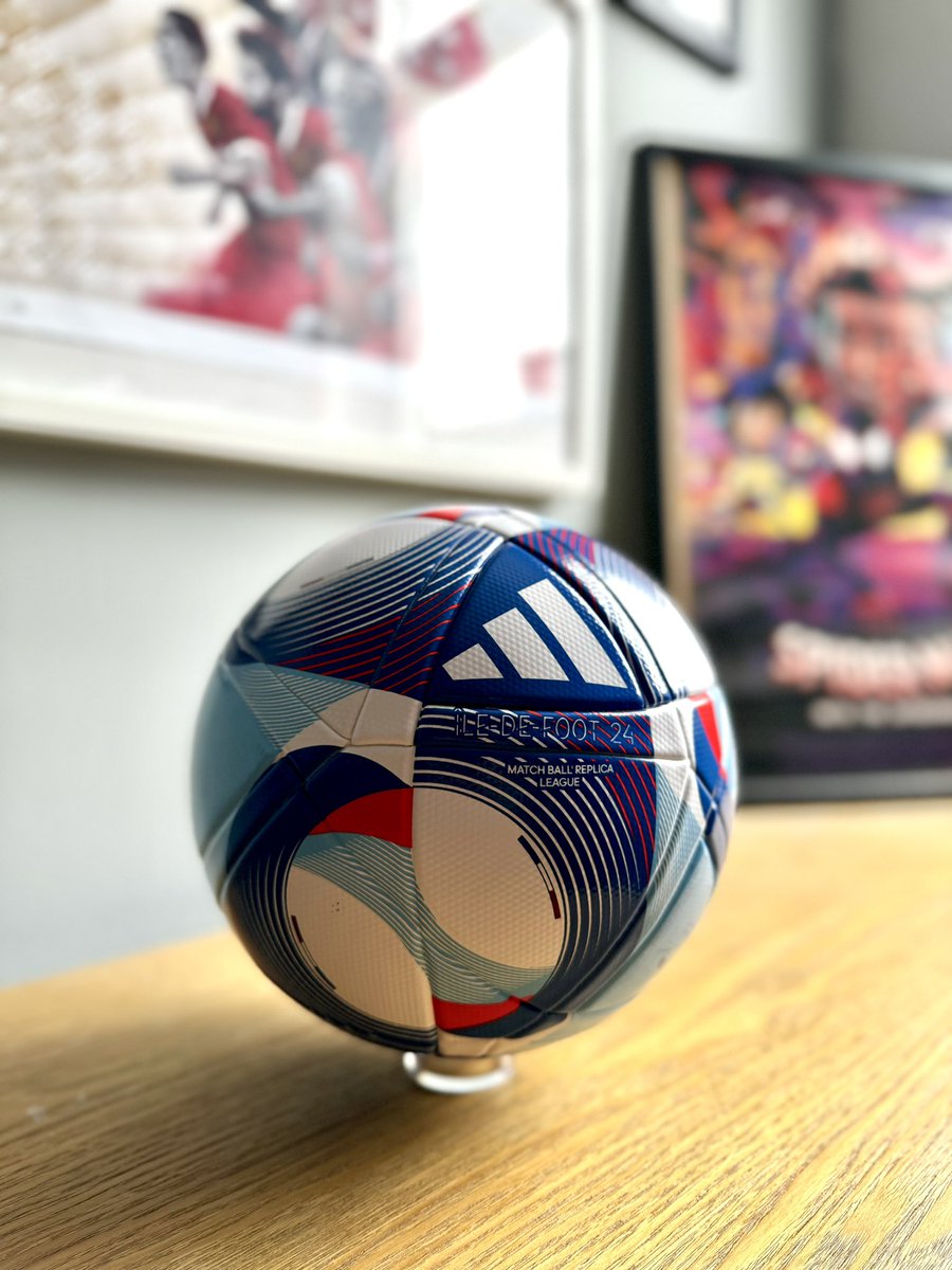 Playbook Studios (@playbook_studio) on Twitter photo Here we go again! 
Grabbed the official ball of the Olympic Games, and just like we did for the Euros, we’re gonna draw every goal of the Olympic football tournament on to the ball itself! Here we go again! 
Grabbed the official ball of the Olympic Games, and just like we did for the Euros, we’re gonna draw every goal of the Olympic football tournament on to the ball itself!
