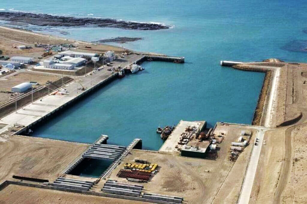 El gobernador de Tierra del Fuego, Gustavo Melella, confirmó que el Grupo Mirgor comenzará la obra de un nuevo puerto en Río Grande tras la veda invernal, con una inversión aproximada de u$s 380 millones.
globalports.com.ar/mirgor-iniciar…