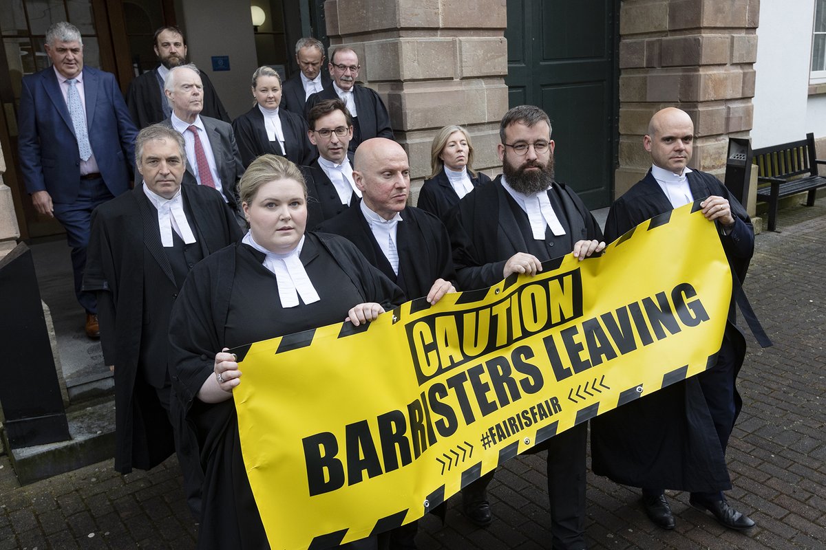 TheBarofIreland's tweet photo. Criminal barristers protesting today at Clonmel Courthouse for a third day of nationwide withdrawal of services.

Support colleagues and contact your local TD via https://t.co/7WF9lWR6Jp.

#FairisFair https://t.co/fB3ybLqh9q