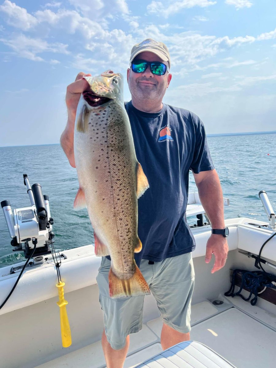 DEBassFishingEx's tweet photo. Nice shirt! @matttobin of Pioneer out enjoying some Lake Ontario salmon and brown trout!
#LunkerCrew https://t.co/IbZHhF90H5