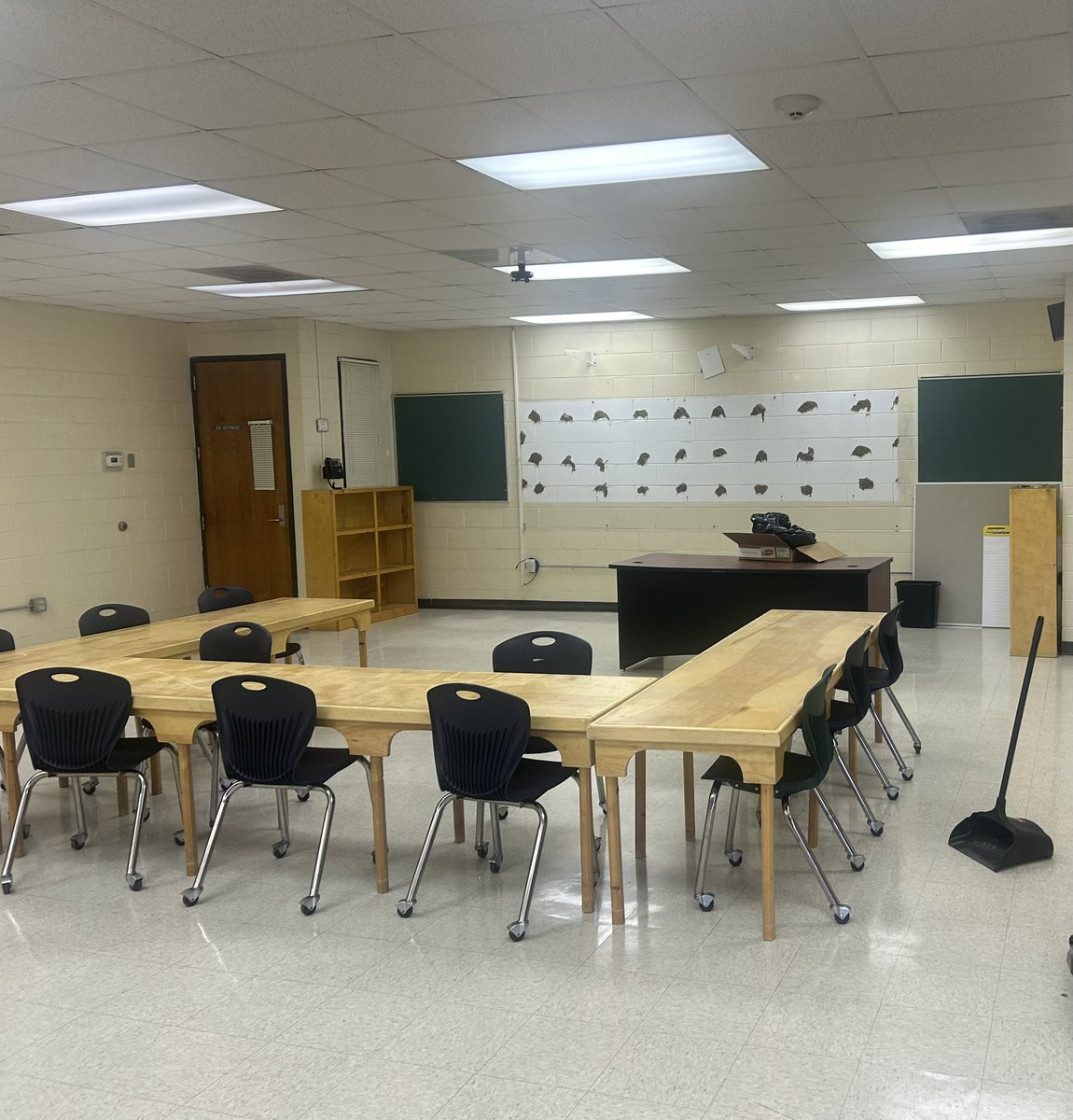 SamueWilliams1's tweet photo. Distinguished Men of Purpose of S W Snowden School are preparing our room for the upcoming school year. We have already started planning exciting things for our young men. We are looking for items for our room. We thank you in advance! https://t.co/825GIjQBzT