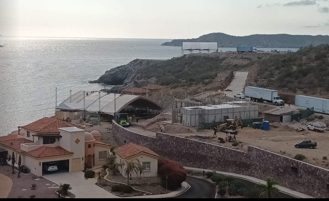 ToscanoVilla's tweet photo. @AguedaBarojas Este fin, en el pueblo mágico de  San Carlos #Guaymas  #Sonora
Carin León prepara su gran fiesta. Ojalá no suceda algún accidente en esos acantilados. Ya veremos que dice @gobiernosonora @karlacordova15 @MeganoticiasGYM @AlfonsoDurazo @TribunaSonora @fgjesonora @SSPSonora https://t.co/qFIu6W5093