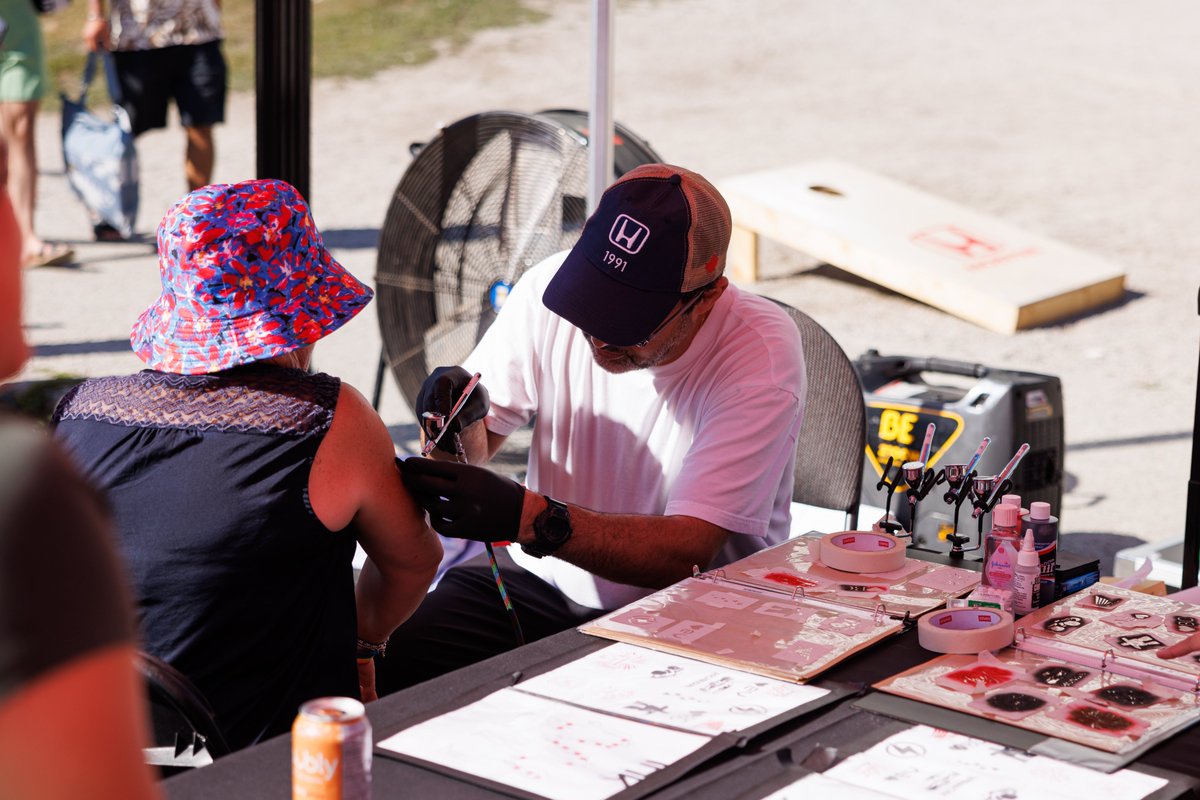 The Honda Zone was popping off on the weekend.
.
If you missed out on the action, come down to English Bay at 2:00 PM TODAY and on July 27 to check out their Temporary Tatto Stand, Spin To Win, and much more!!