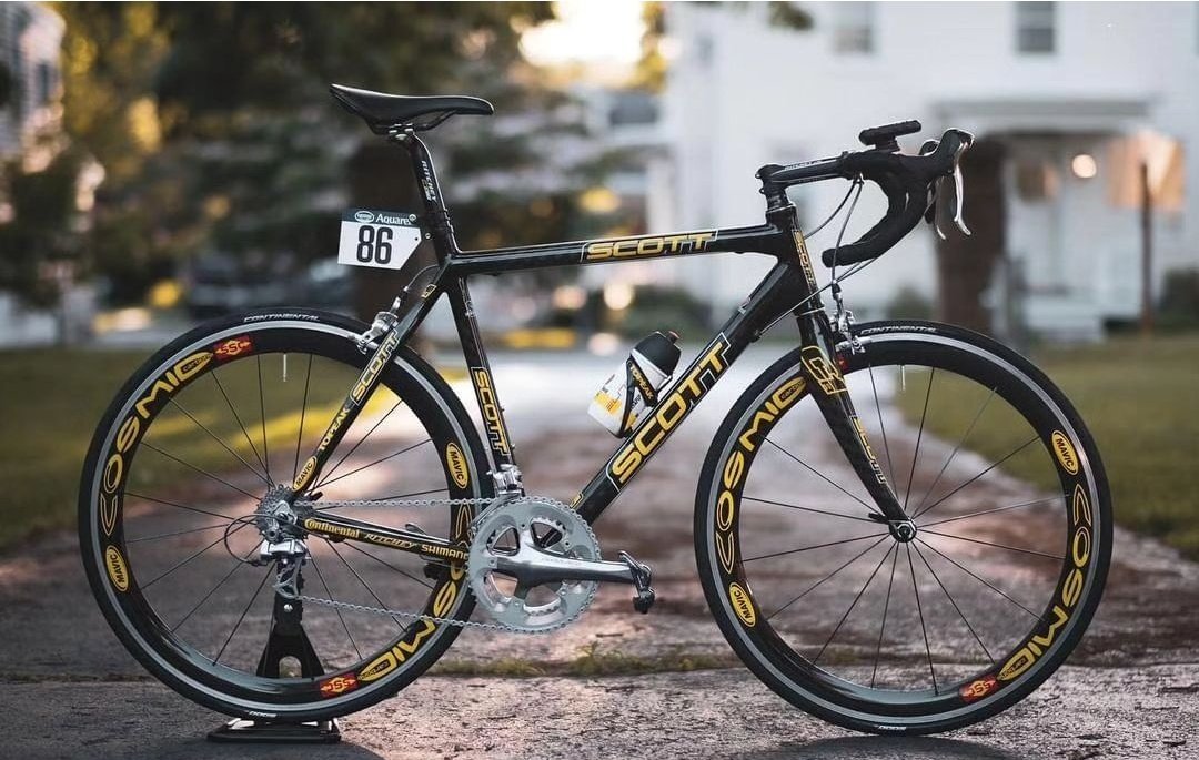 Tien más de 20 años y aunque a muchos os parezca una bicicleta desfasada os aseguro que en su dia fue un avión muy serio....🚀