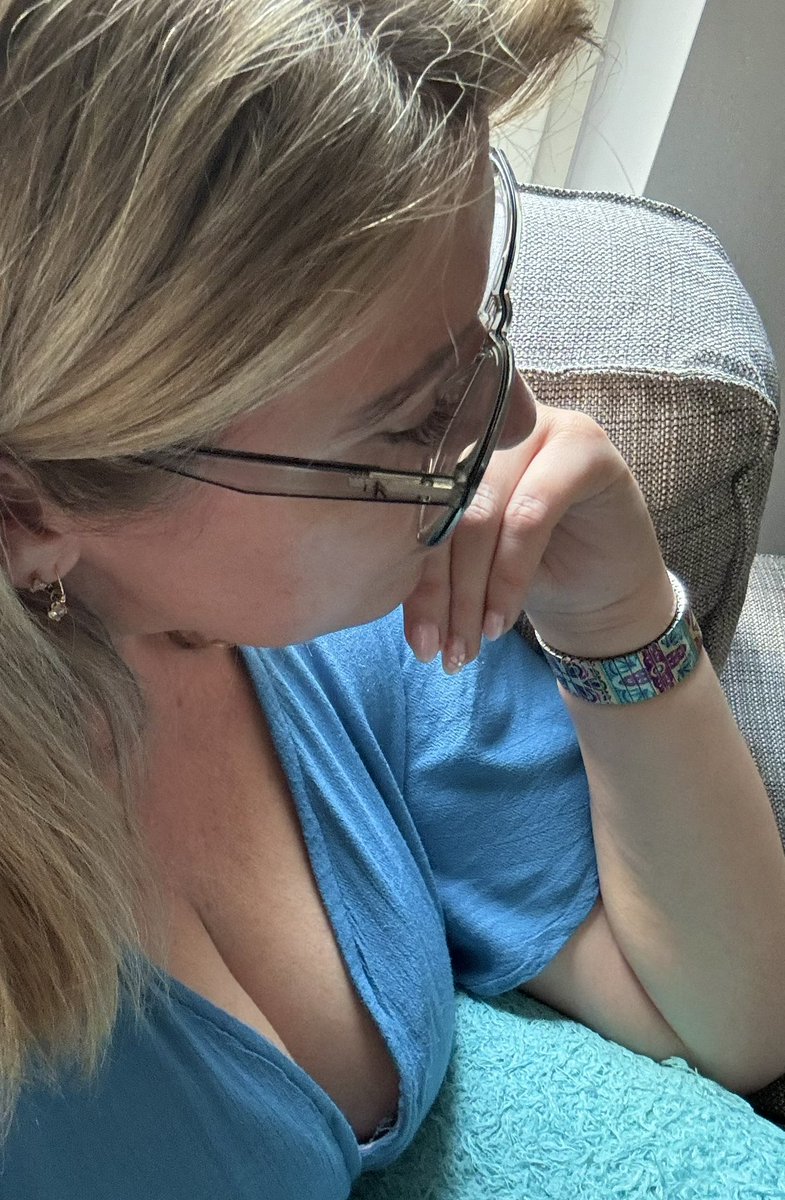 NessaC_w3's tweet image. Getting used to my new 👓
After getting lasix 16 years ago it sucks heaving to wear them again tho🤓
#nerdvibes