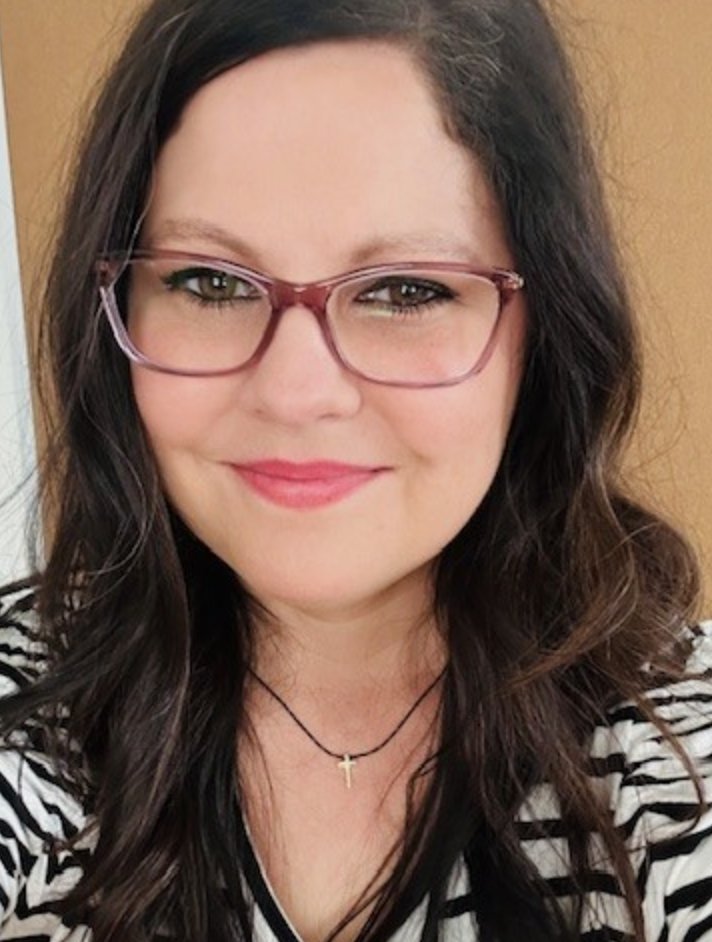 Happy Wednesday, Dragons! Please join us in welcoming Ms. Kelley Spears to our GQES family! She will be serving as the music teacher at GQES this school year. We are super excited to welcome her! Welcome to GQES, Ms. Spears! We are ready to hear you ROAR! #DragonsROAR