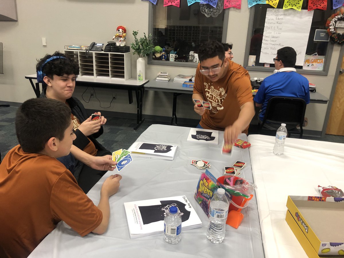 quelycarr's tweet photo. Day 1 #SckopeCamp
Making new friends &amp; getting to know each other for an amazing and fun week! #SISD #coppergroup #burntorange https://t.co/jaMvW66eEs