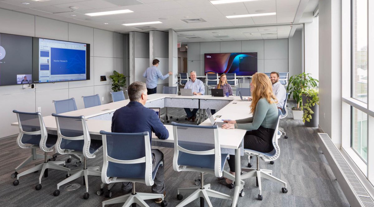 Woodard &amp; Curran's new headquarters in downtown Portland, ME is a stunning example of modern office design, featuring state-of-the-art technology tailored for a variety of work styles 🏢🖥️ 

📸: © John Benford Photography

#MicrosoftTeams #Technology #AV #Collaboration