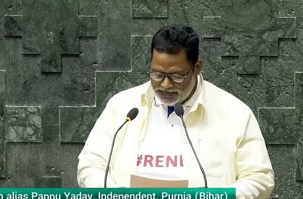 JaikyYadav16's tweet image. सरकार बनने के बाद संसद का यह दूसरा सत्र है। पहले विशेष सत्र था और अब यह मॉनसून सत्र है। 

मैं आपको वो नाम बताता हूं जिन्होंने इस बीच अपनी आवाज़ से यह एहसास दिलाया है कि विपक्ष बहुत मज़बूत है।

राहुल गांधी 
अखिलेश यादव 
दीपेंद्र हुड्डा 
गौरव गुगोई 
पप्पू यादव
कल्याण बनर्जी 
अभिषेक…