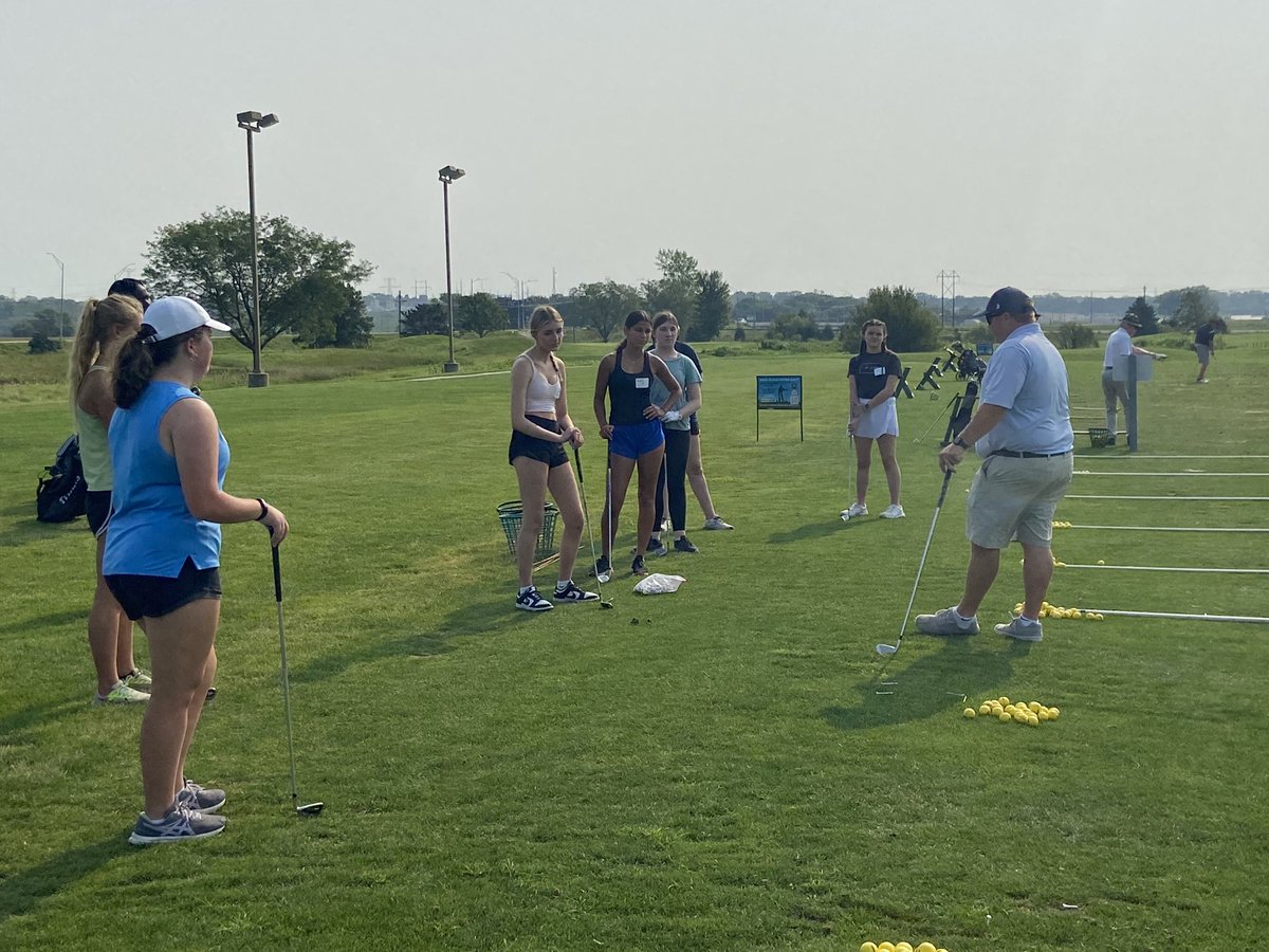 CoachJakeWatson's tweet photo. And we are off!  Today was the unofficial start to our season with help from @PGAREACH at Eagle Hills.  Day 1= success with a smile.  Back at it tomorrow for day 2. @PLS_activities https://t.co/JF8LtSKg3i