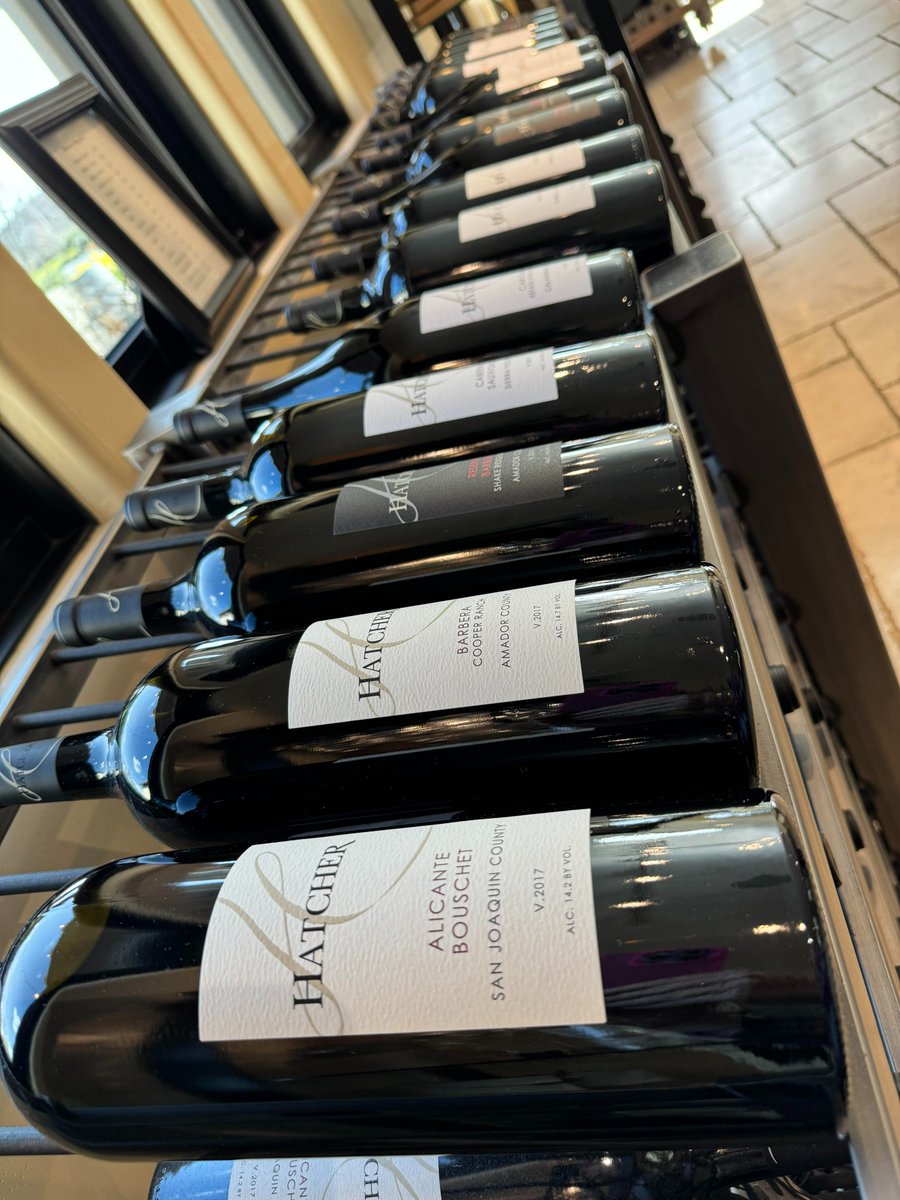 This visit to Hatcher/School St Wines in Murphy's, CA, shows how the family owned wineries of the Sierra foothills provide a one of a kind experience. Read about it here: tinyurl.com/2s4bkuhv
#CasualWining #HatcherWines #CalaverasWines #FoothillWineCountry